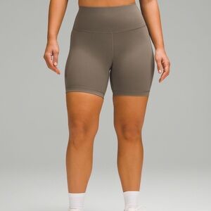 Lululemon Wunder Train Contour fit Short 6”